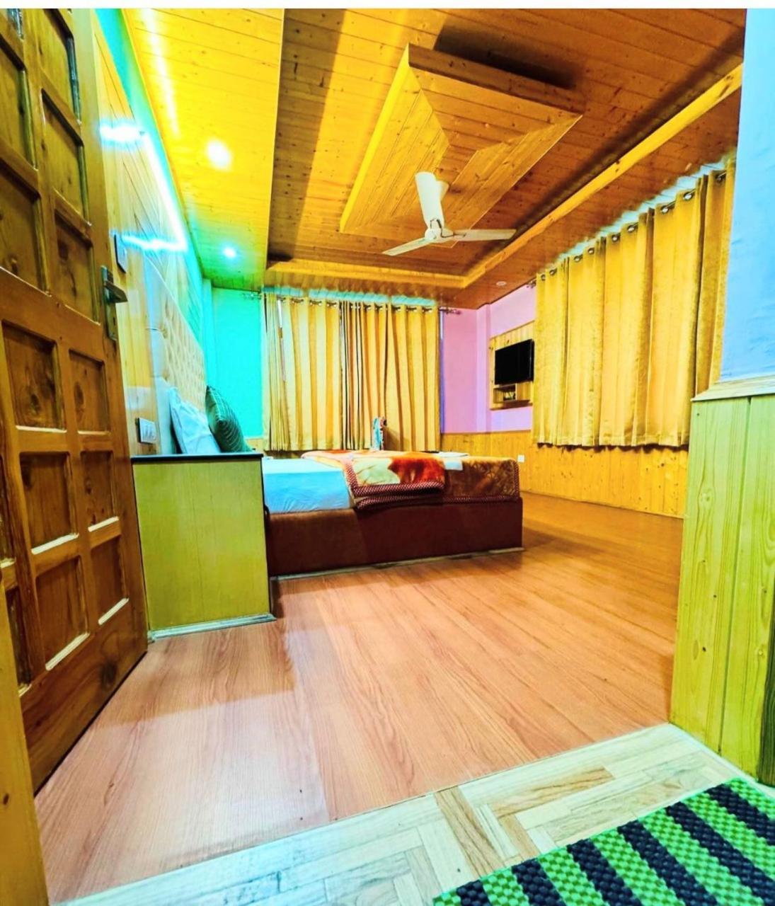 Hotel Himachal Heights 마날리 외부 사진